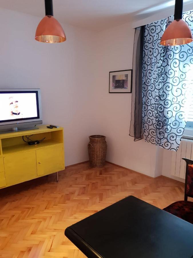 Apartman Pem พูลา ภายนอก รูปภาพ